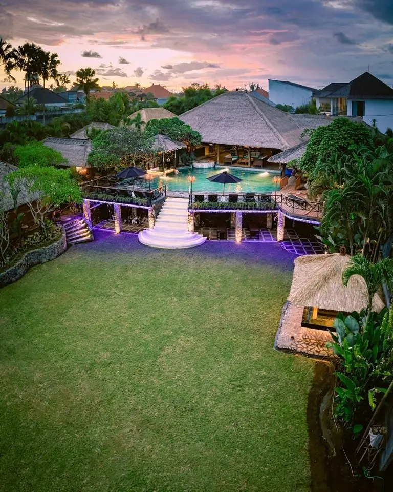 Eight Bungalow Wedding Venue, photo 2 of 16