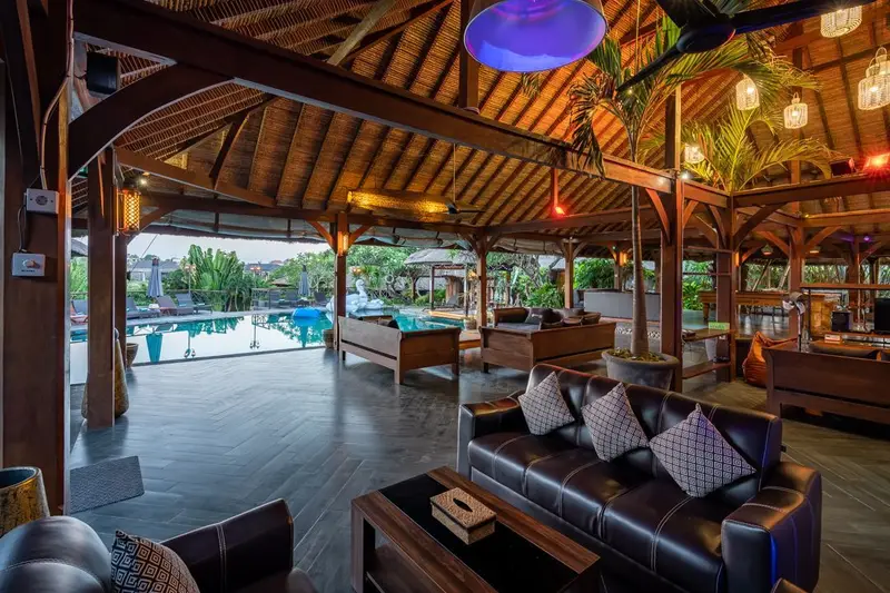 Eight Bungalow Wedding Venue, photo 15 of 16
