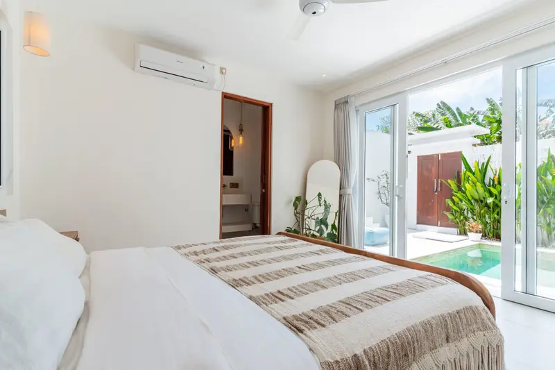 Mediterranean One Bedroom Villa, photo 5 of 16
