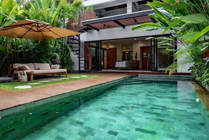 Four Bedroom Rooftop Deck Villa, Batu Bolong