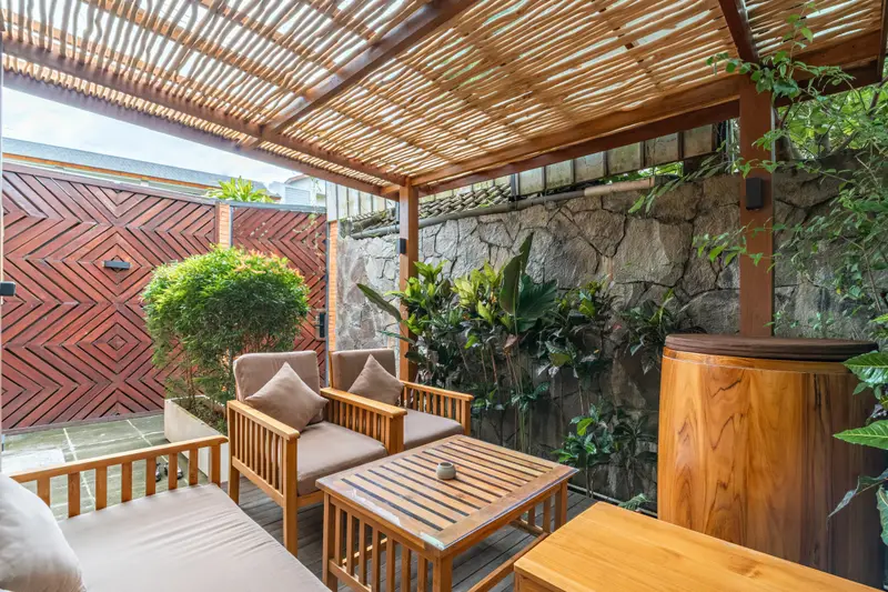 High Ceiling Garden Villa, photo 3 of 11