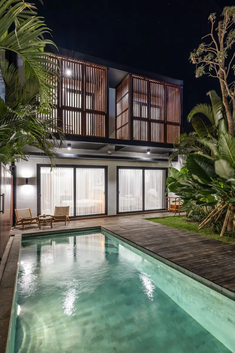 Three Bedroom Teak-Furnished Rooftop Villa, photo 3 of 16